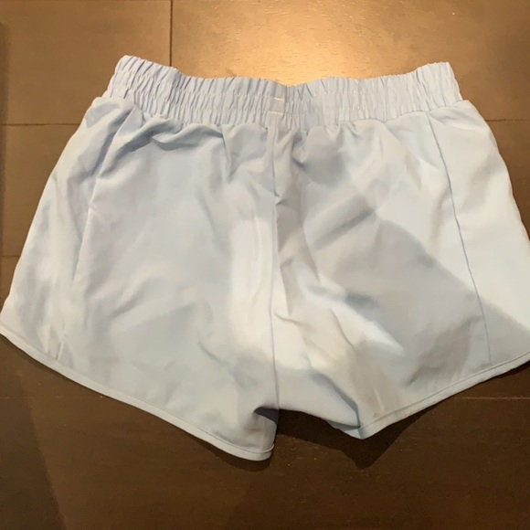 Athletic shorts - Picture 2 of 4